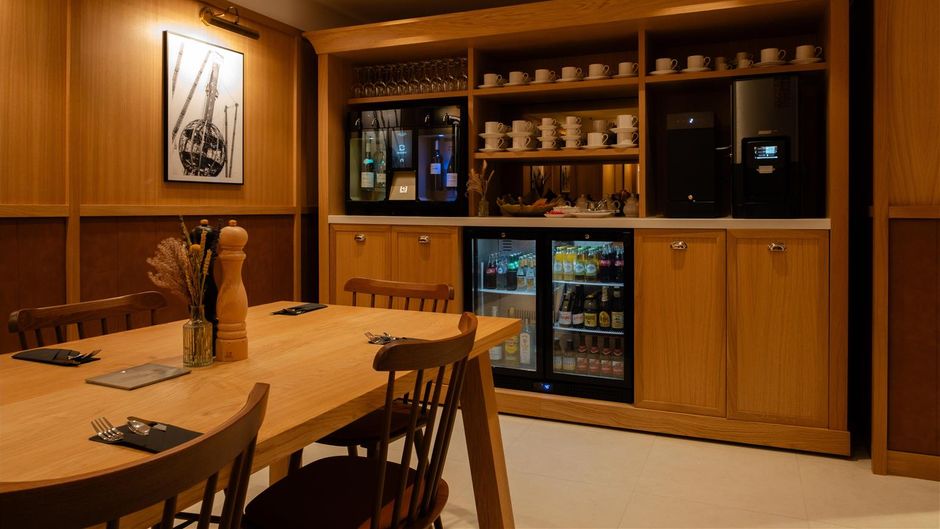 9Hotel Chelton Restaurant