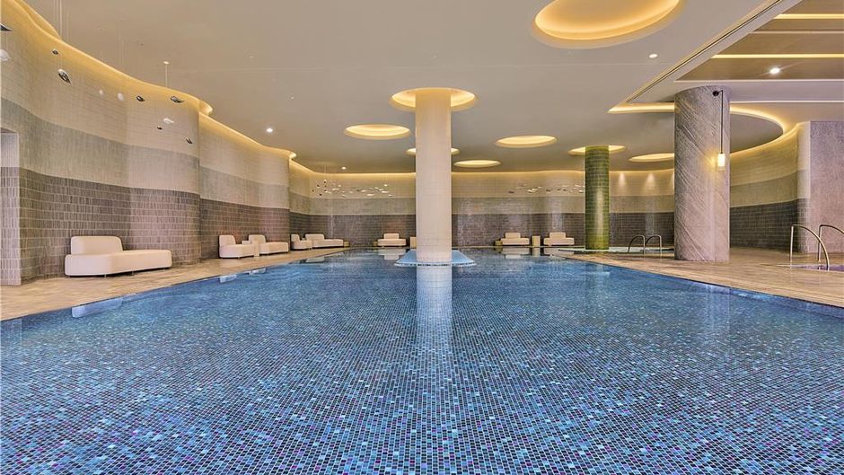 Secan Hotel Qingdao, Curio Collection by Pool