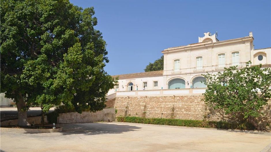 Dolce Siracusa Monasteri Golf & Spa Exterior