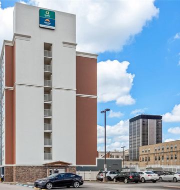 Quality Inn & Suites Charleston Plaza