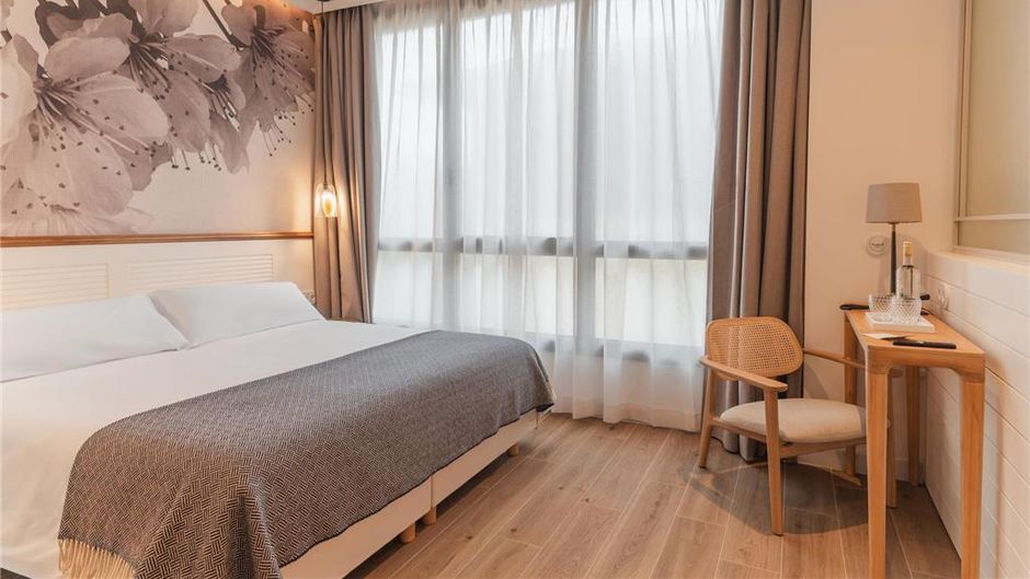 Hotel Aisia Deba Room