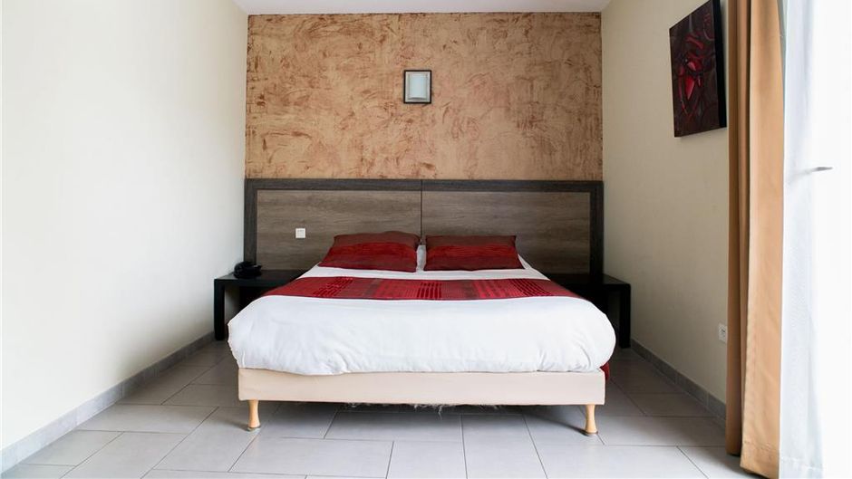 Allotel Fos-sur-Mer Room