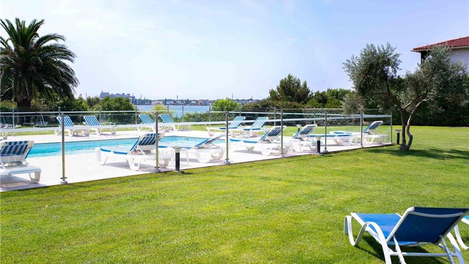 Ariane Hotel Fos Pool