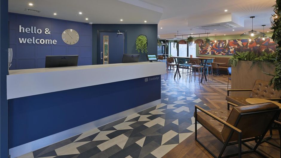 Hotel Campanile Milton Keynes Lobby