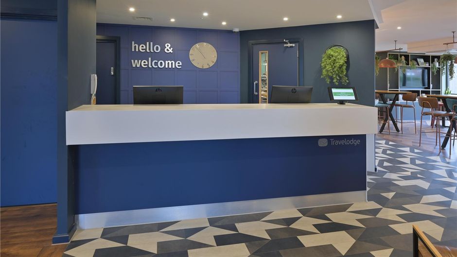 Hotel Campanile Milton Keynes Lobby