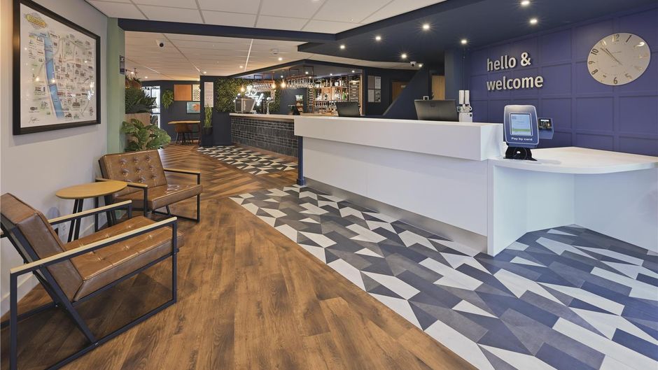 Travelodge Liverpool Central Queens Dock Lobby