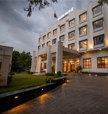 Golden Tulip Udaipur