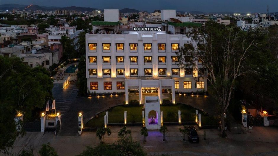 Golden Tulip Udaipur Exterior