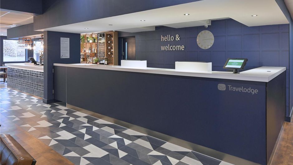 Travelodge Swindon Lobby