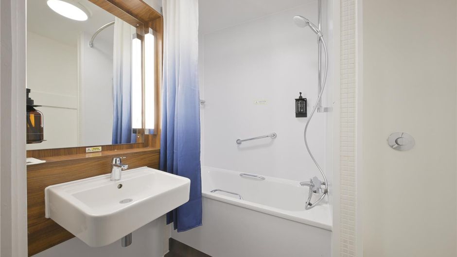 Travelodge Swindon Room