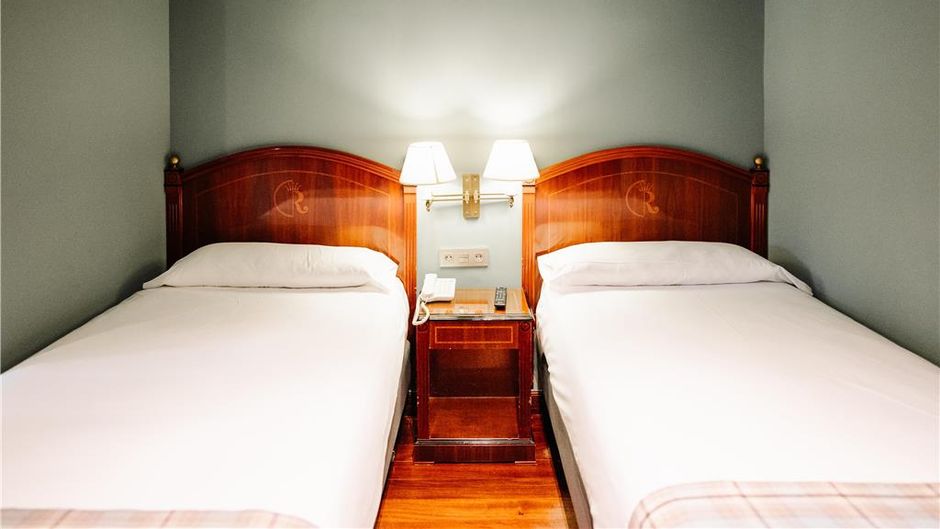 Hotel Rice Reyes Catolicos Room