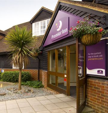 Premier Inn Woking West (A324)