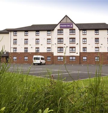 Premier Inn Glasgow Stepps (M80, J3)