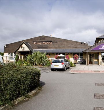 Premier Inn Bedford (Priory Marina)