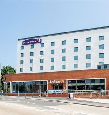 Premier Inn Farnborough Town Centre