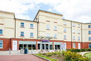Premier Inn Stoke-Trentham Garden