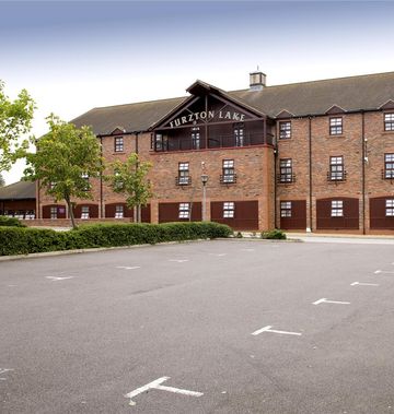 Premier Inn Milton Keynes (Furzton Lake)