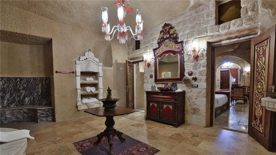 Elika Cave Suites Room