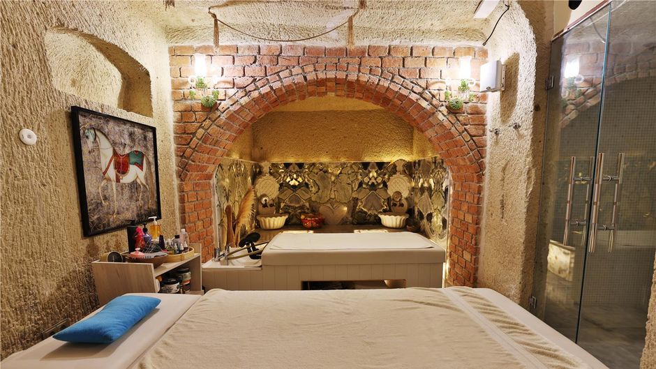 Elika Cave Suites Recreation
