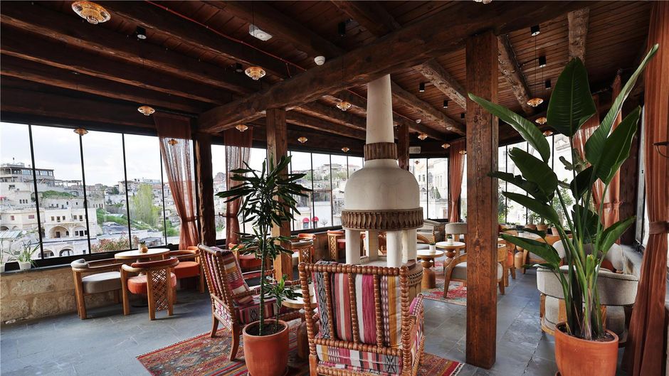Elika Cave Suites Restaurant