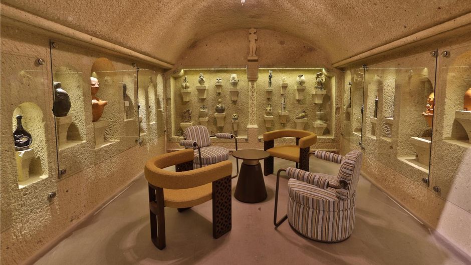 Elika Cave Suites Meeting