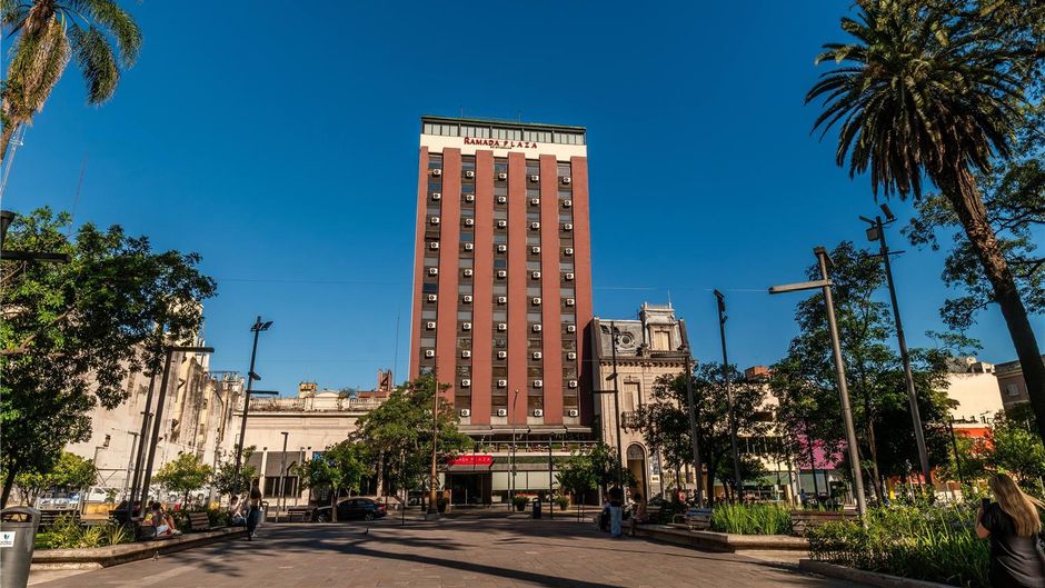 Ramada Plaza by Wyndham Tucuman Exterior