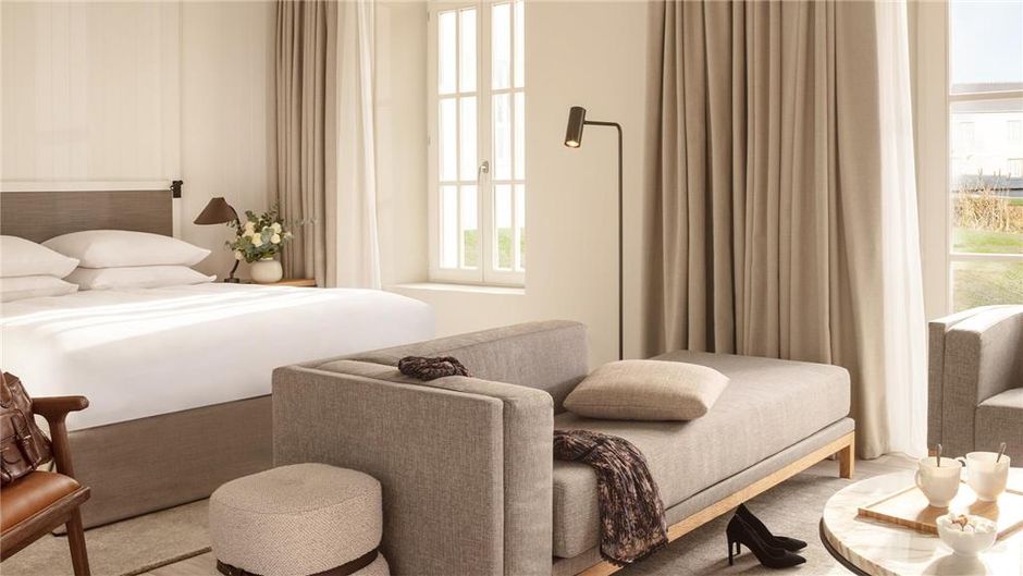 Le Grand Pavillon Chantilly Suite