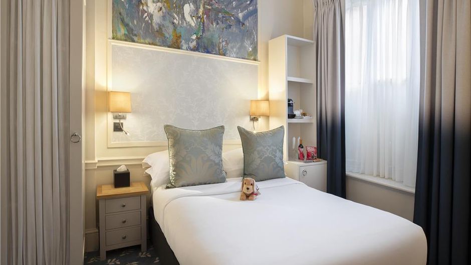 Sloane Square Hotel Room