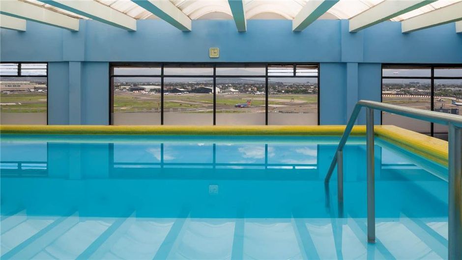 Camino Real Mexico Aeropuerto Pool
