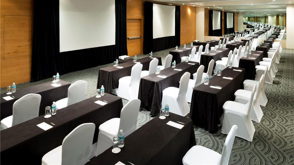 Real Inn Perinorte Ballroom