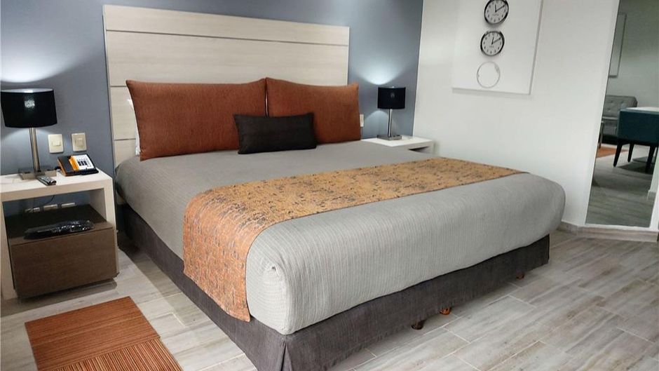 Real Inn Perinorte Suite