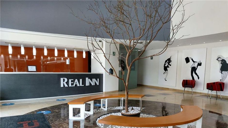 Real Inn Perinorte Lobby