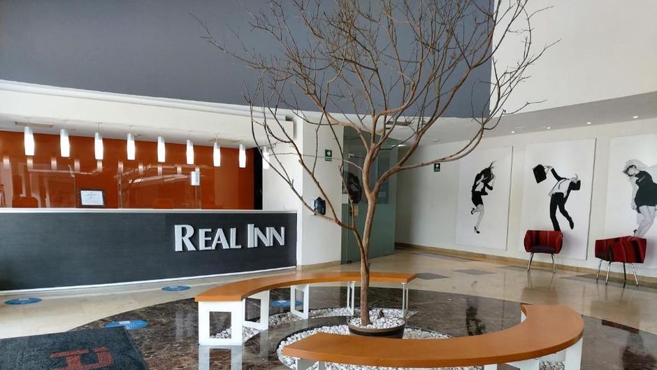 Real Inn Perinorte Lobby