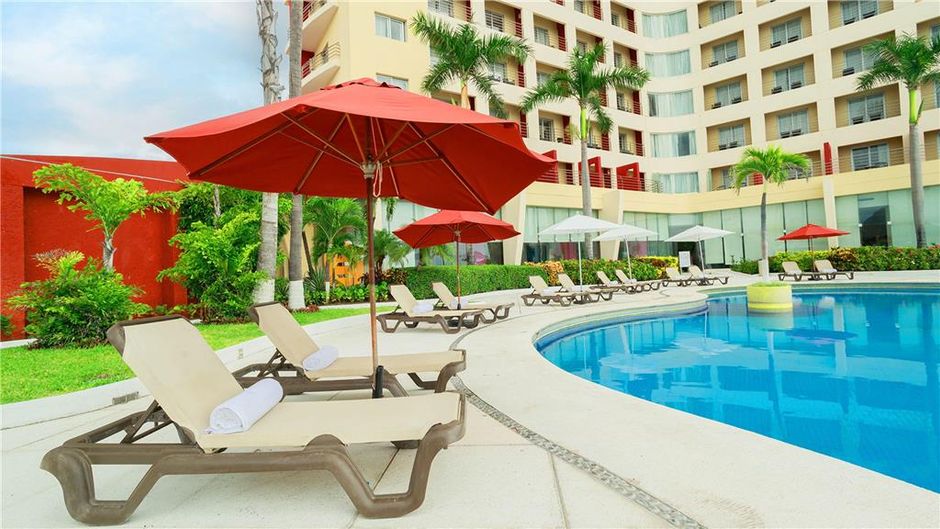 Camino Real Veracruz Pool