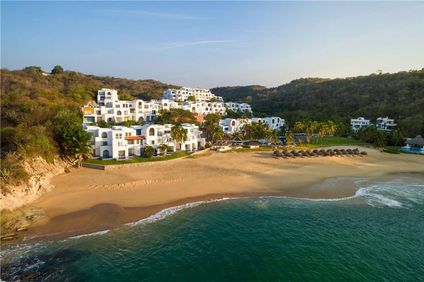 Camino Real Zaashila Huatulco