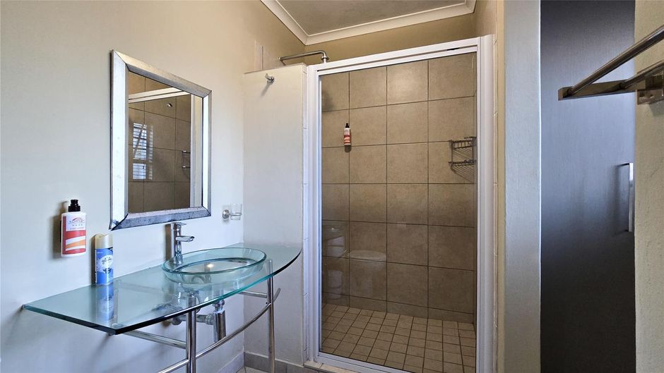 Sunset Accommodations East London Room