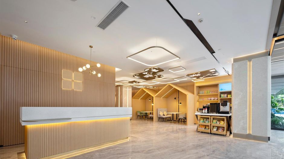 Hilton Garden Inn Diecai Li Lobby