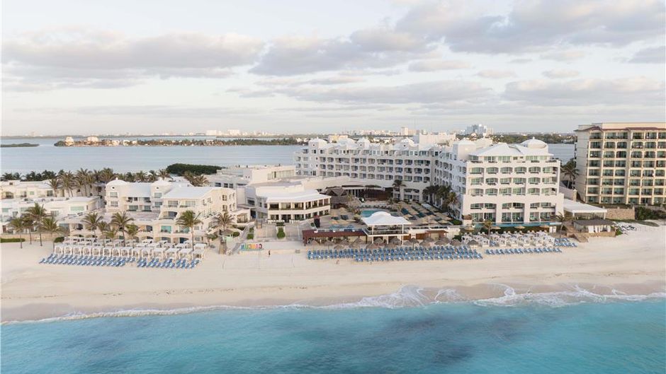 Sunscape Cancun Resort & Spa Exterior