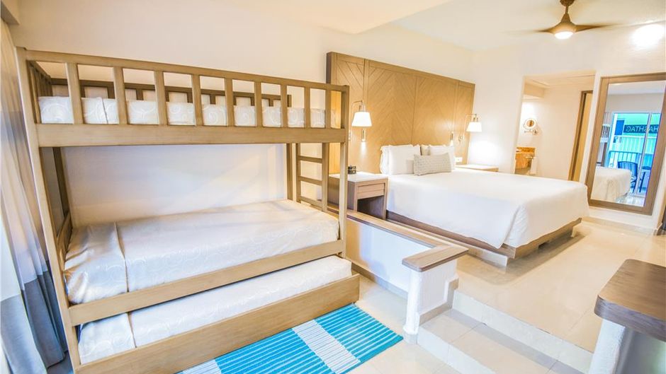Sunscape Cancun Resort & Spa Suite