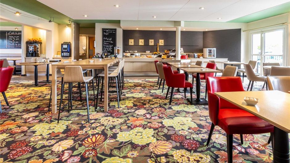 Ibis Styles Barjouville Exterior