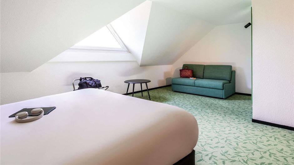 Ibis Styles Barjouville Room