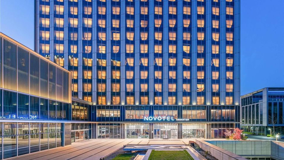 Novotel Shanghai Baoshan Jiusi Exterior