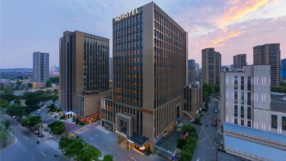 Novotel Hangzhou Xintiandi Exterior