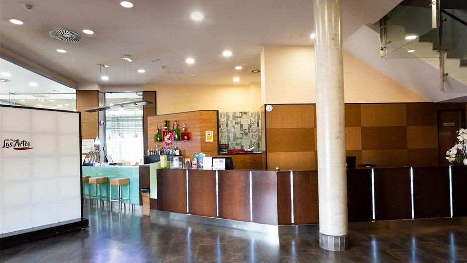 Hotel Las Artes Lobby