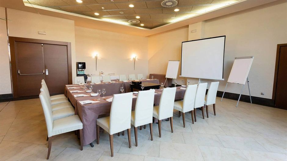Hotel Las Artes Meeting
