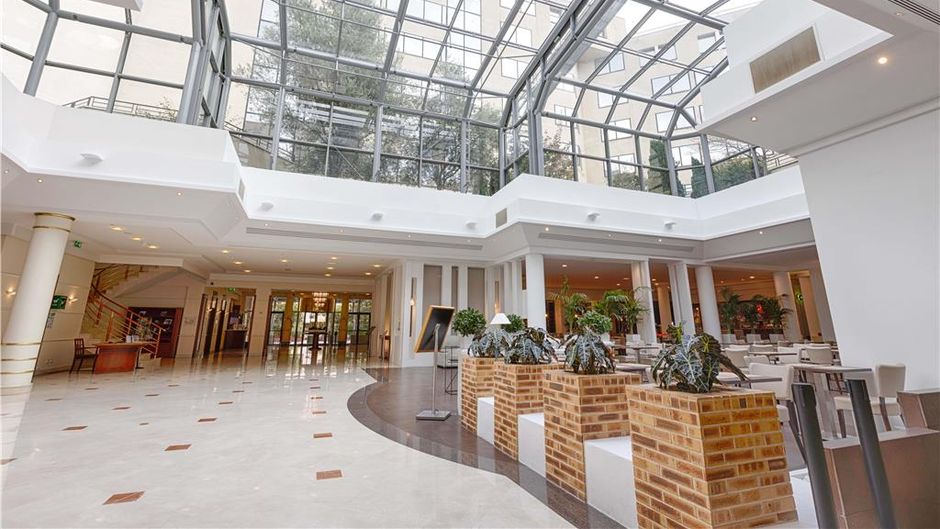 Evergreen Laurel Hotel Paris Lobby