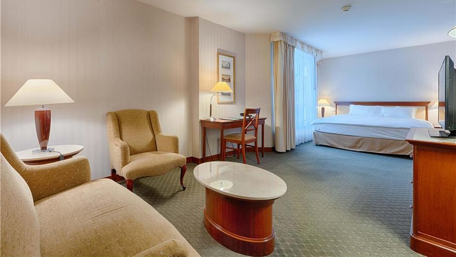 Evergreen Laurel Hotel Paris Suite