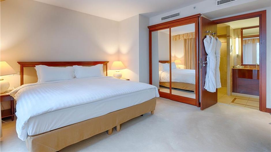 Evergreen Laurel Hotel Paris Suite