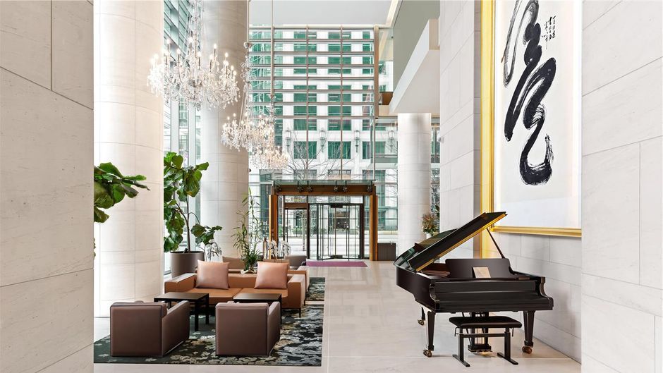 Hyatt Vancouver Downtown Alberni Lobby