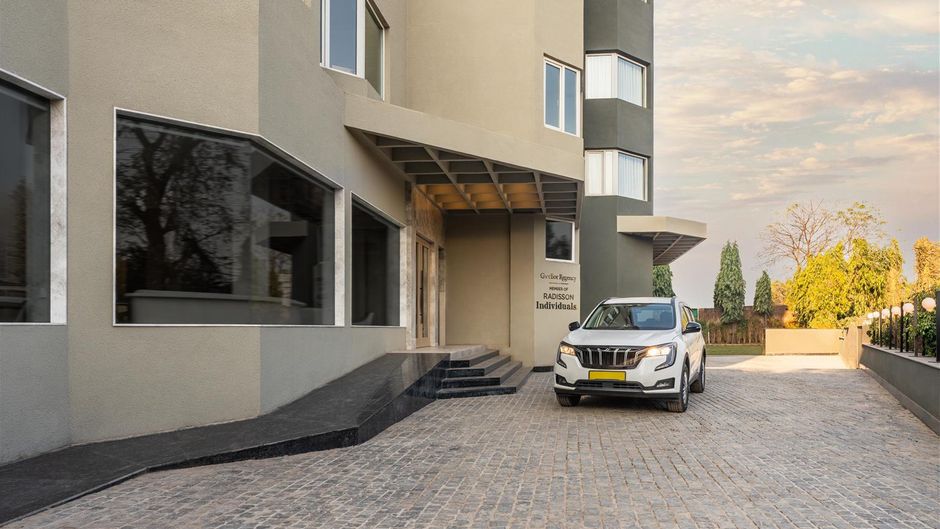 Hotel Gwalior Regency Exterior